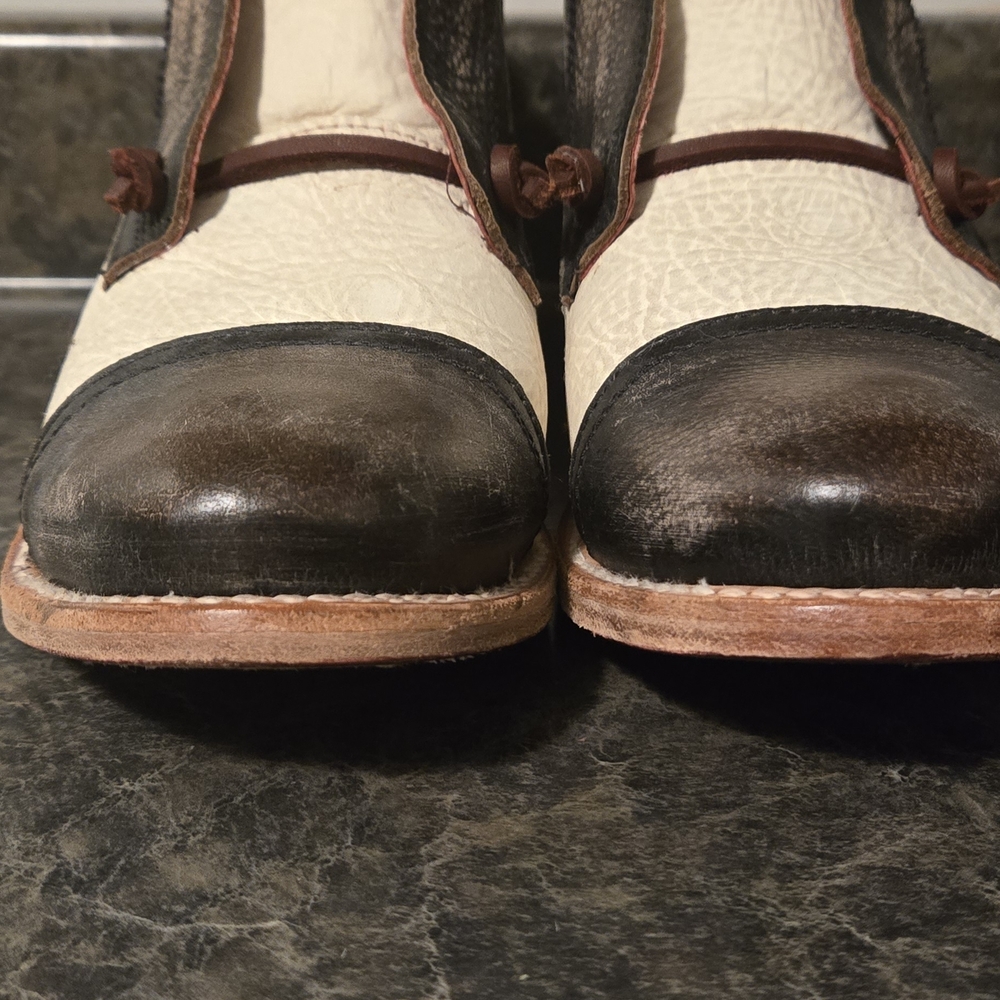 Men's Black and White Leather Shoes - Picture 2 of 9